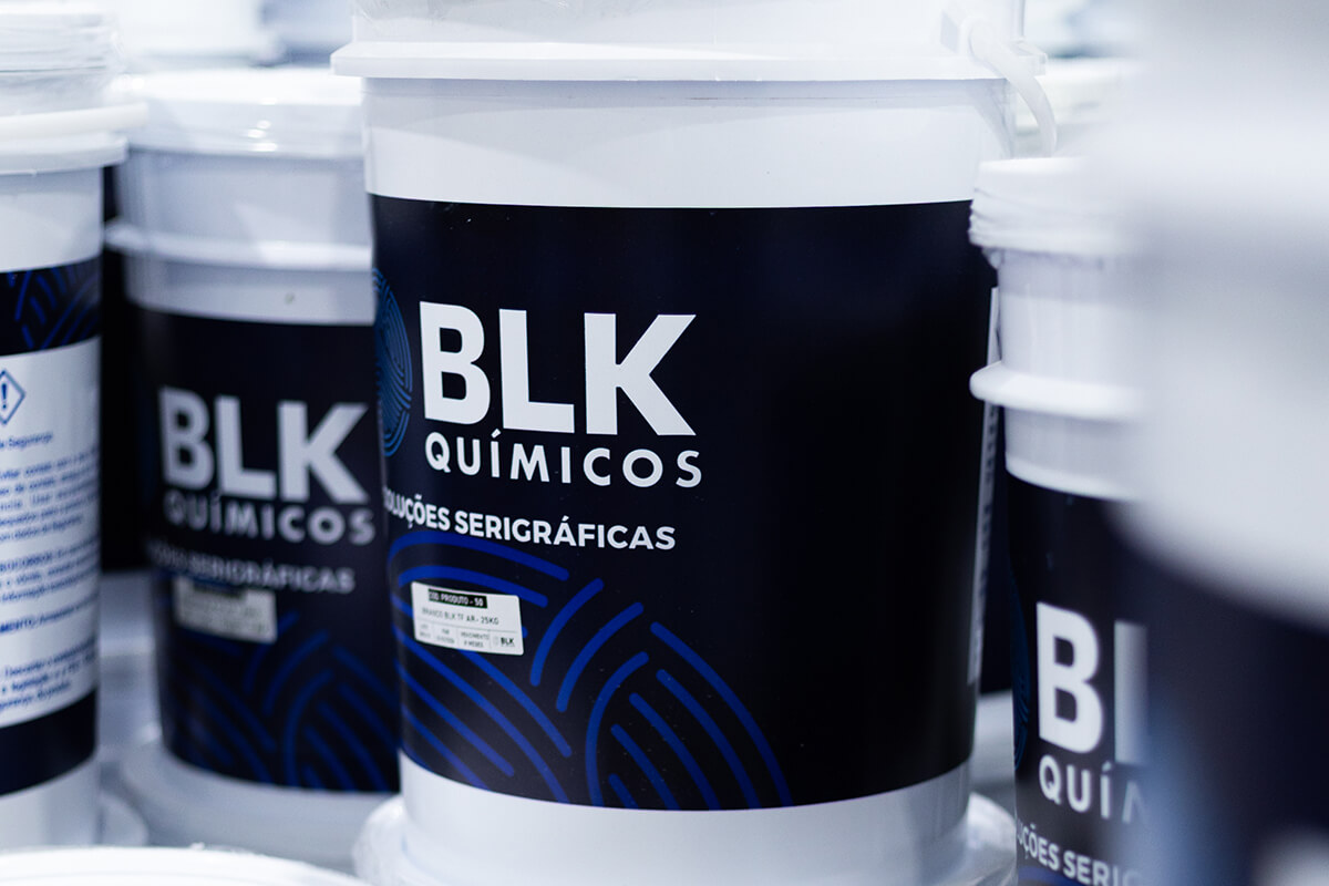 Plastisol vs. Base Água: Qual a Melhor Tinta para sua Serigrafia? Um Guia BLK Químicos